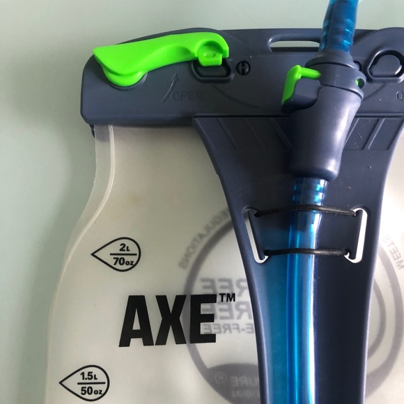 NWOT Mazama Designs 2L hydration bladder - Picture 2 of 4